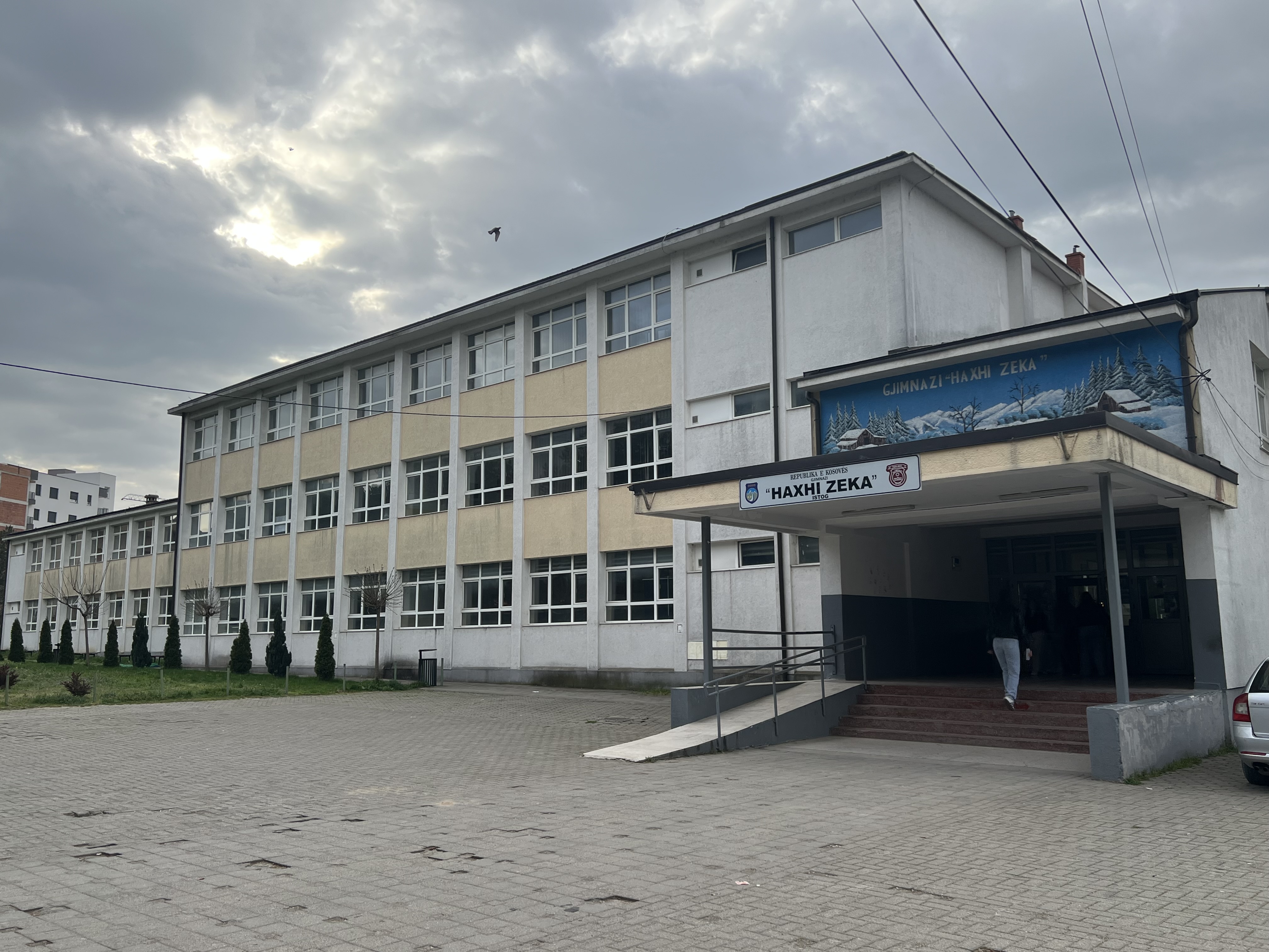 Shkolla