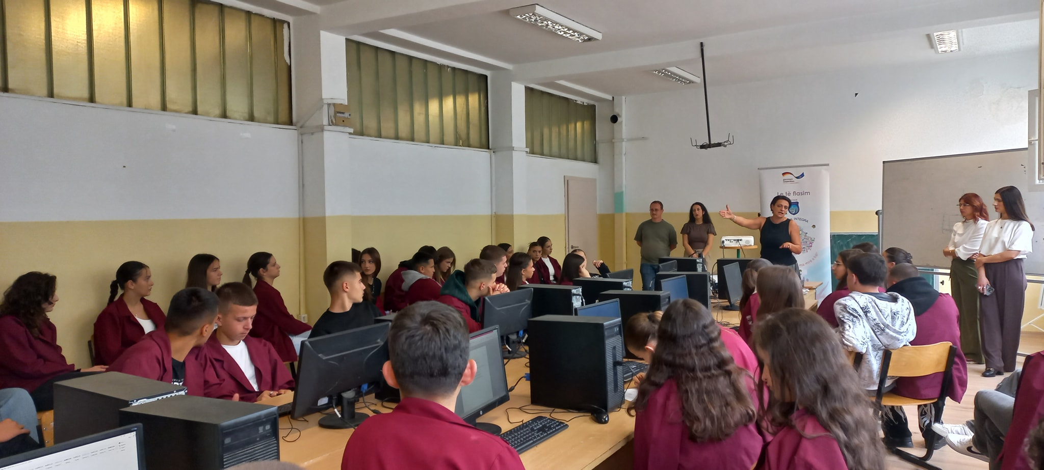 📢 U mbajt sesioni informues “Le të flasim”