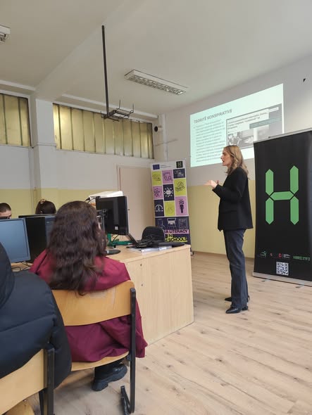 "Edukimi Medial për zhvillim të mendimit Kritik"